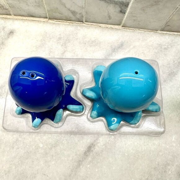 NWT Tag Baby Octopus Salt And Pepper Shakers Set Blue & Teal OS - Picture 2 of 7